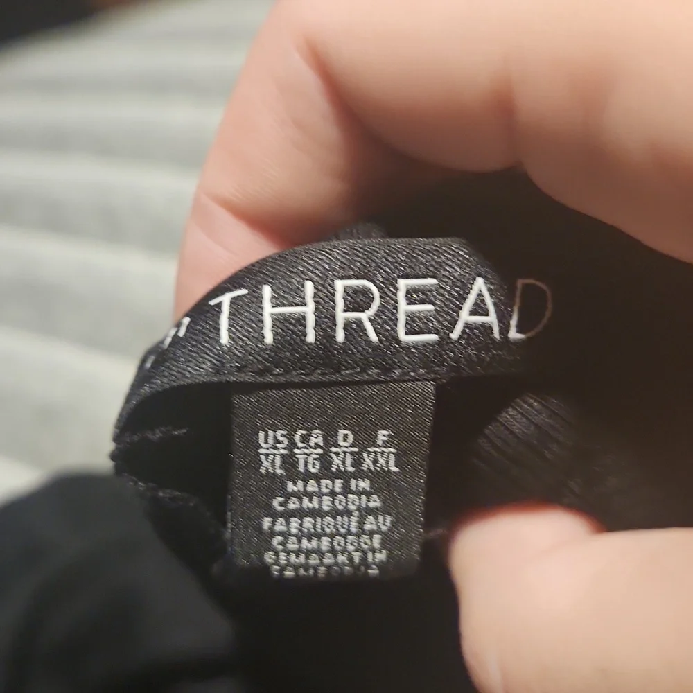 Thread black turtleneck - Picture 2 of 3